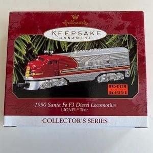 HALLMARK KEEPSAKE ORNAMENT Dated 1997